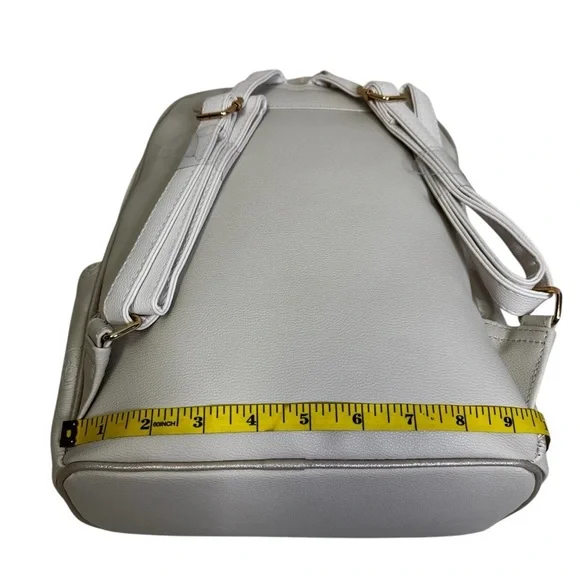 Primark Disney Winnie the Pooh Backpack Adjustable Straps Embossed Pooh NWT - Picture 13 of 15